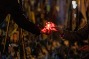 Любов, яка живе попри смерть. Як війна виявляє справжні сенси