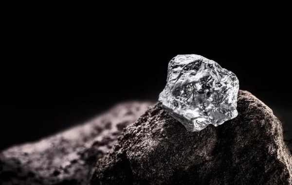 Вчені вперше синтезували “метеоритні” алмази: вони міцніші за Земні