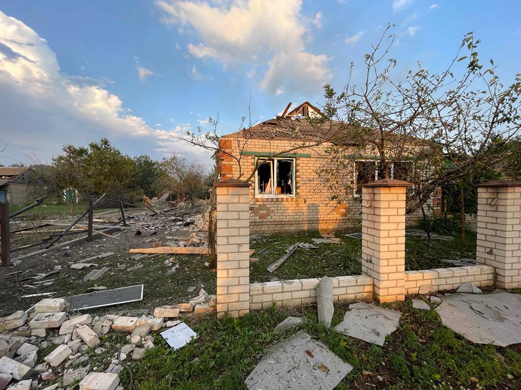 Росія скерувала чотири авіабомби на село під Куп'янськом, вбила двох людей – фото