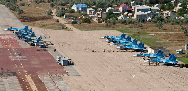 Вибухи в Криму. СБУ та ВМС завдали масштабного удару по аеродрому в Саках – джерела - Фото