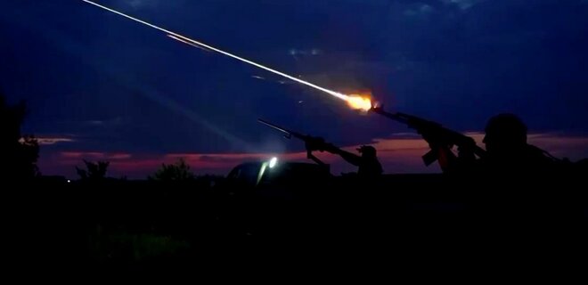 Вночі Росія атакувала з-під Криму та Херсону, над півднем збили шість дронів та ракету - Фото