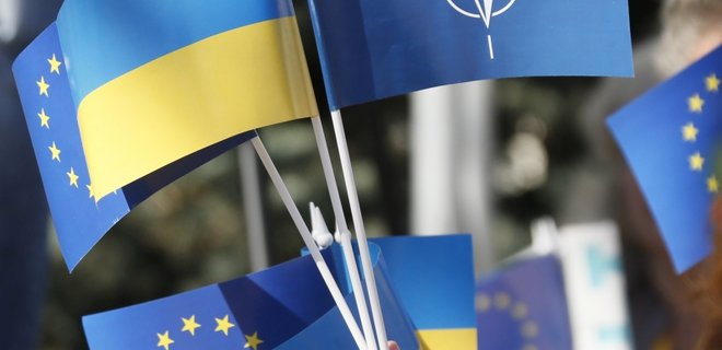 Вступ до НАТО важливіший за вступ до ЄС, а Росія не пов'язана з Європою – опитування КМІС - Фото