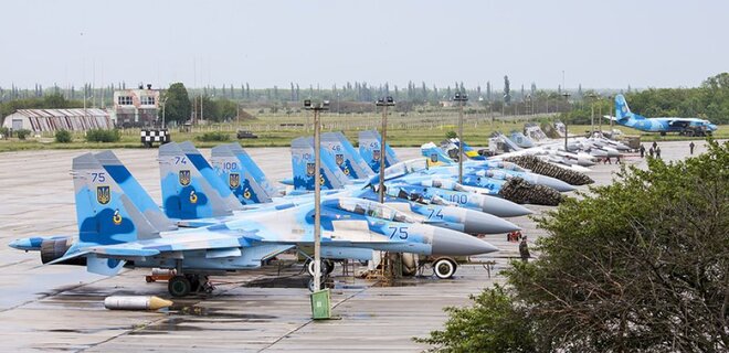 У Миргороді під Полтавою лунають вибухи. Там військовий аеродром, ЗСУ писали про ракетну загрозу - Фото