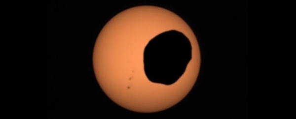 NASA показало, як виглядає сонячне затемнення на Марсі