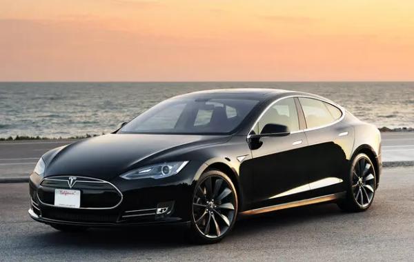 125 тисяч авто Tesla мають проблеми з безпекою: названо моделі