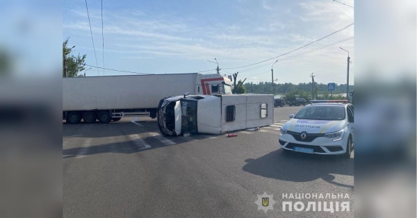 Світлофори не працювали: понад 20 людей постраждали у ДТП за участю маршрутки у Кривому Розі (фото)