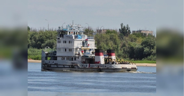 В Азовському морі безпілотники атакували буксир та баржу, що призначалася для захисту Керченського мосту, — ЗМІ (фото, відео)