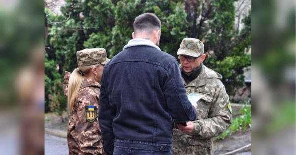 Не можуть навіть торкатися людини: в Міноборони уточнили, чи мають право працівники ТЦК затримувати чоловіків