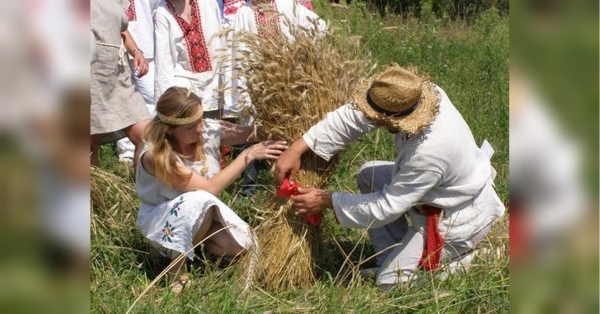 Обряди сіяча озимини, «ходіння по калину» та «коралі» для Богородиці: Перша Пречиста в народних традиціях