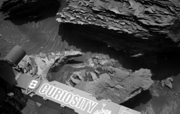 Камінь-книга на Марсі – Curiosity зробив несподіване відкриття – фото