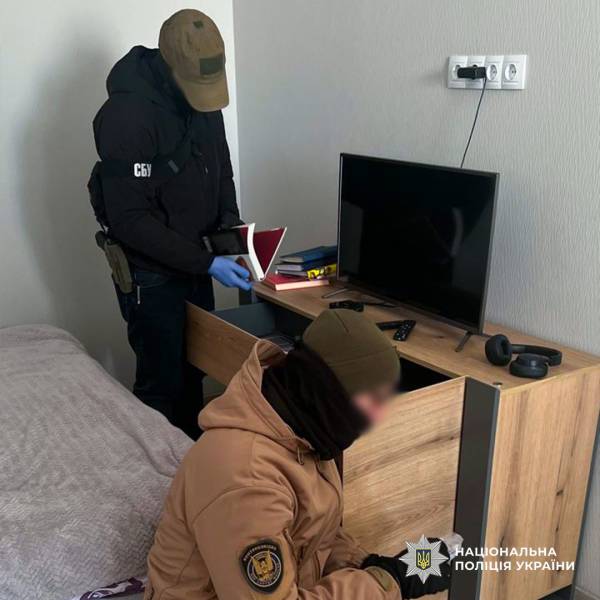 У столиці та на Київщині виявили мережу агентів РФ, яка планувала заказні вбивства військовослужбовців і волонтерів. 7