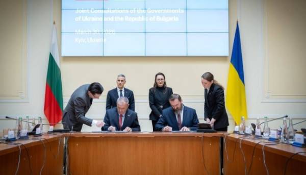 Україна й Болгарія уклали угоду про впровадження української мови в болгарських навчальних закладах. 3