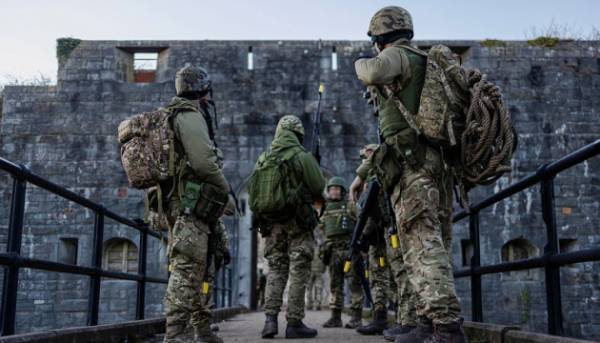 Головна 17 Морські піхотинці зупинили потужний наступ противника на Олександрівському напрямку.