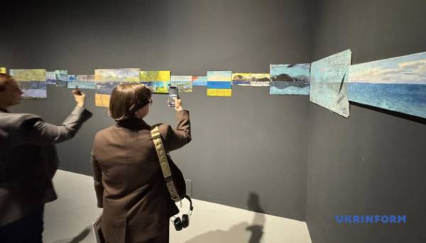 Виставки, присвячені Криму та війні в Україні, розпочали свою роботу у Варшаві. 10