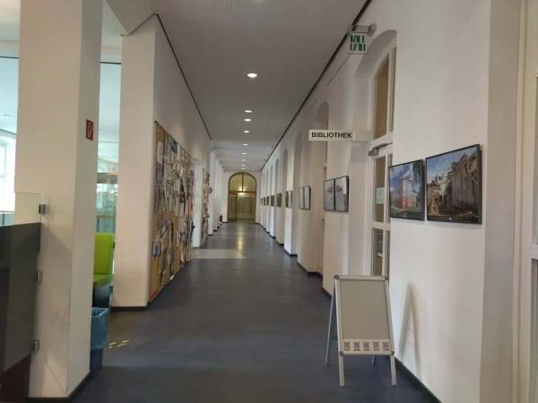 Фотовиставка у Франкфурті, присвячена Україні: «Війна знищує пам'ятки» 8