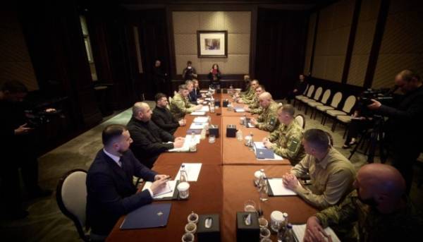 Головна 29 Зеленський: Ефективність комплексних систем протиповітряної оборони в ОАЕ підтверджена