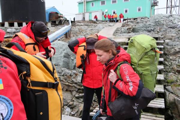 На станції «Академік Вернадський» в Антарктиді відбулася зміна сезонних колективів 8
