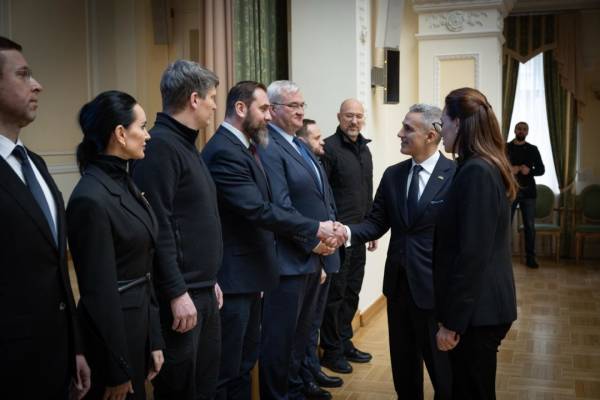 Україна й Болгарія уклали угоду про впровадження української мови в болгарських навчальних закладах. 4