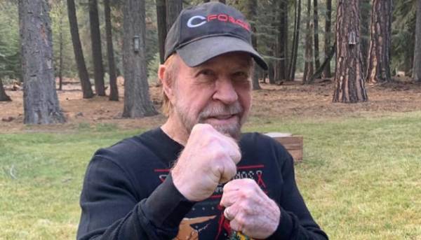 Головна 51 Пішов з життя американський актор та майстер бойових мистецтв Чак Норріс