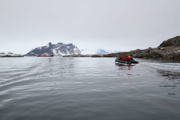 На станції «Академік Вернадський» в Антарктиді відбулася зміна сезонних колективів 10