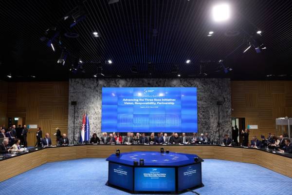 Стефанчук: Учасники саміту Трьохмор'я мають унікальну можливість спільно створити історію 4 Стефанчук: Учасники саміту Трьохмор'я мають унікальну можливість спільно створити історію 4