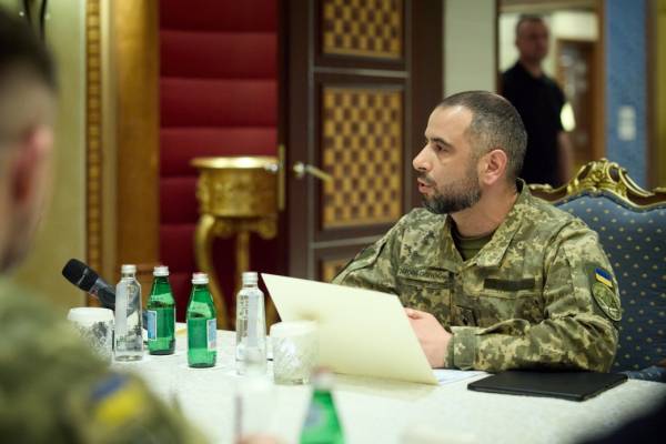 Зеленський провів зустріч з українськими військовими аналітиками в Саудівській Аравії щодо протидії іранським нападам 6