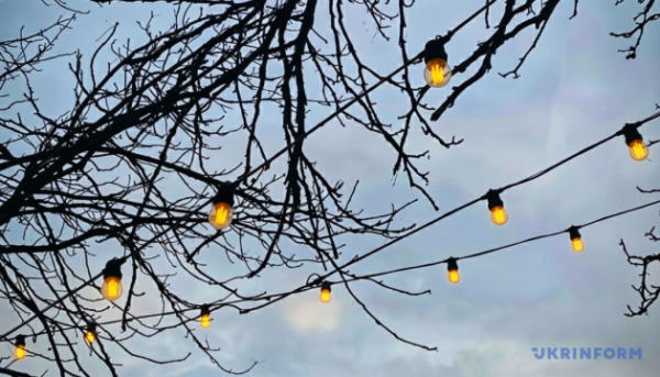 Енергокомпанія “Укренерго” повідомляє: відключень електроенергії у середу не передбачається.