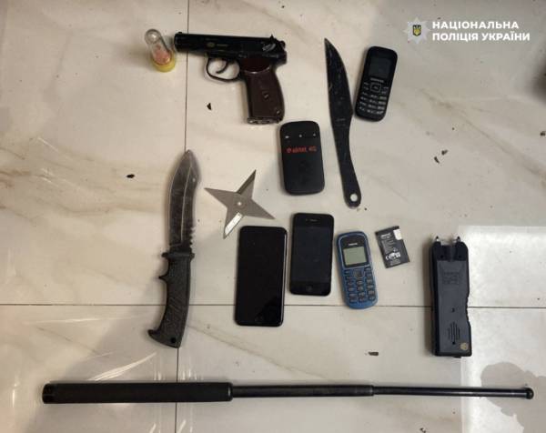 Національна поліція заарештувала членів злочинного угруповання, які змушували людей віддавати «борги» та скоювали підпали. 19 Національна поліція заарештувала членів злочинного угруповання, які змушували людей віддавати «борги» та скоювали підпали. 19