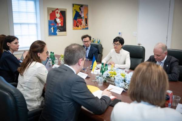 Свириденко після візиту до США: Бессент підтримує Україну, є поступ у переговорах з МВФ 14