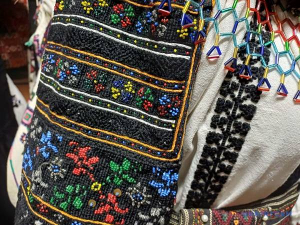 Вишиванки з історичних фотографій 23