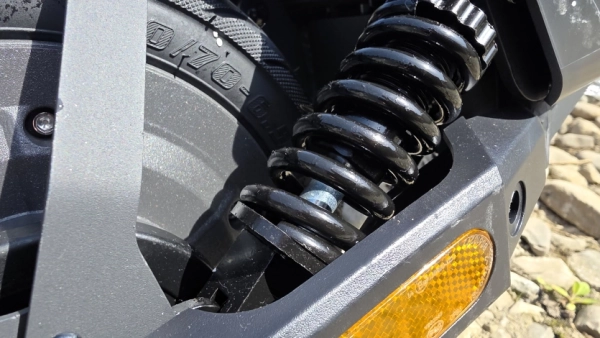 Proove Model City Pulse 350W: огляд найнеобхіднішого електросамоката 36