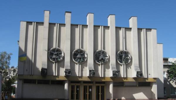 Головна 24 Ляльковий театр Рівного ставить виставу для дітей з особливими…