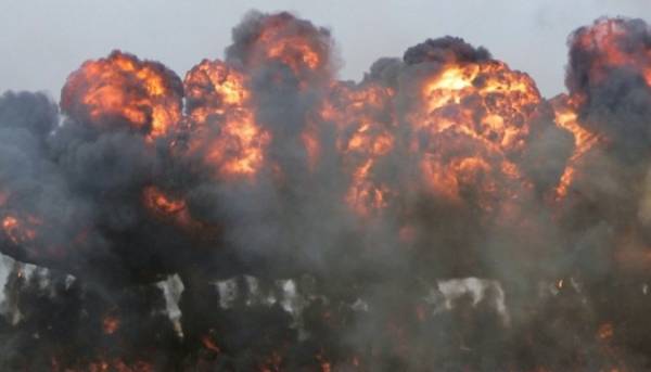 Головна 20 Нафтовий термінал у Феодосії охоплений вогнем після ударів ЗСУ, свідчать…