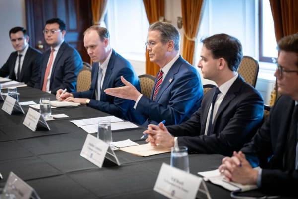 Свириденко після візиту до США: Бессент підтримує Україну, є поступ у переговорах з МВФ 10