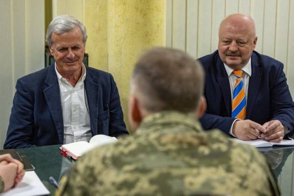 Сирський провів зустріч з членами Військової експертної ради ARES 4