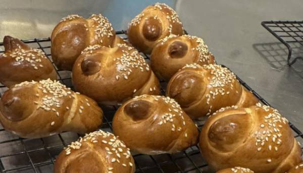 Головна 27 «Чи дрімаєте, чи спите – дайте кукурудзу та яйце!»