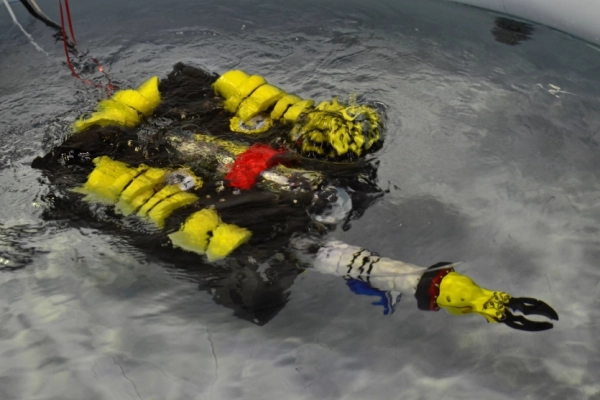 Китайська субмарина може знищити інтернет на глибині 3,5 км