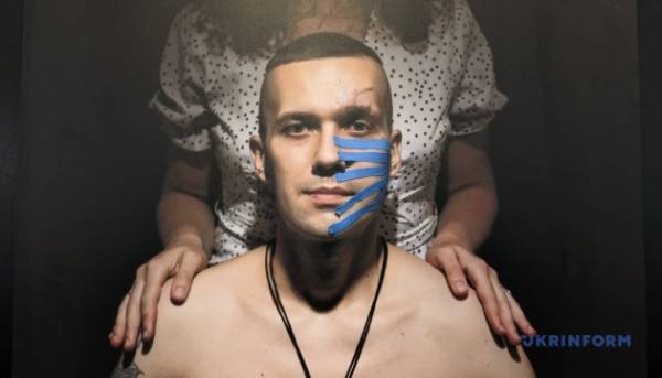 Фотокореспондентка Укрінформу представила у Брюсселі портретні знімки військових та цивільних,&hellip;