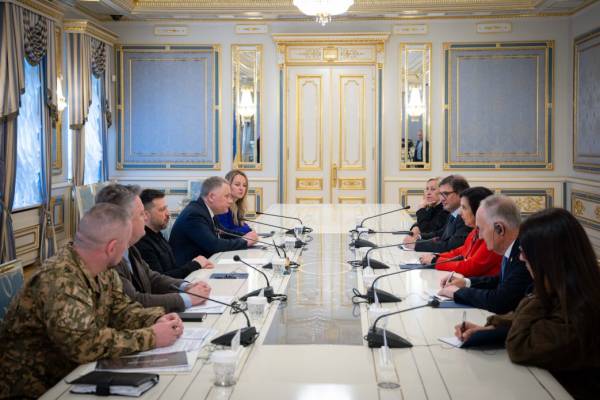 Зенітні ракети, розширення SAFE та спільне виготовлення: Президент України провів зустріч з очільницею оборонного відомства Іспанії 7