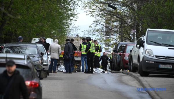 Зеленський щодо теракту в Києві: Патрульні зобов'язані були вжити всіх необхідних заходів для затримання нападника. 13