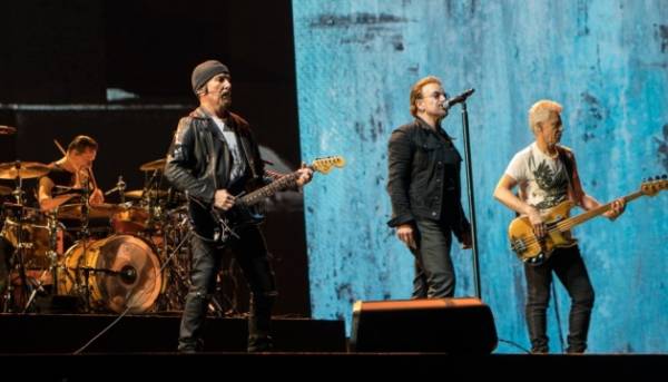 Музичний гурт U2 випустив другий EP цього року. 3