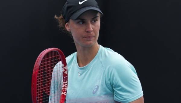 Ангеліна Калініна відмовилася від участі в турнірі WTA перед поєдинком другого раунду. 2