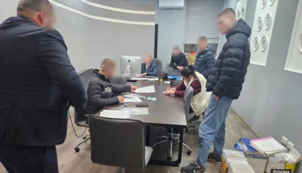 Майже 580 мільйонів гривень на оборонних замовленнях: затримано п'ятьох фігурантів схеми. 11