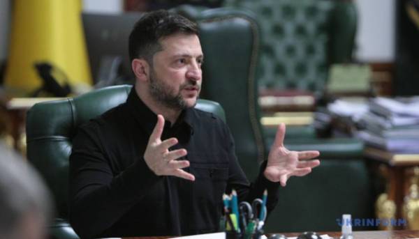 Зеленський привітав Мадяра з перемогою на виборах в Угорщині