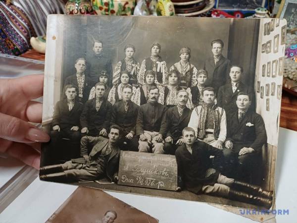 Вишиванки з історичних фотографій 16