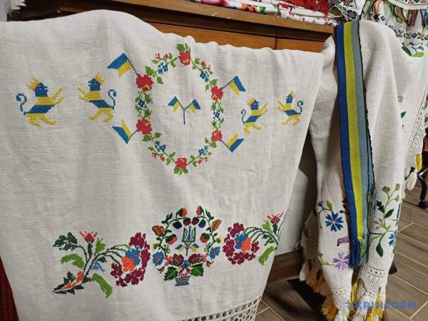 Вишиванки з історичних фотографій 24