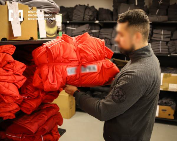 Бюро економічної безпеки викрило значну регіональну торговельну мережу, яка здійснювала штучне подрібнення бізнесу задля уникнення оподаткування. 8