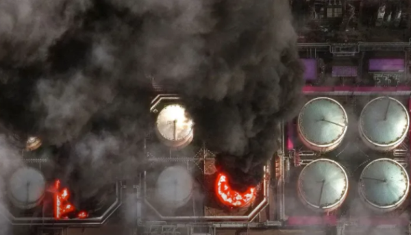 Збройні сили України завдали потужних ударів по Російській Федерації, знищивши у березні п'ять стратегічних підприємств та десять нафтопереробних об'єктів. 4