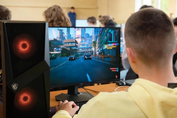 Інформатика мрії: польських учнів вчать розганяти ПК 14 Інформатика мрії: польських учнів вчать розганяти ПК 14