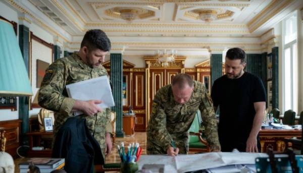 Напружені точки на передовій та ракетні удари: Зеленський ознайомився з&hellip;